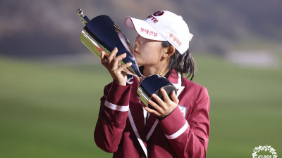 ‘화려한 피날레’ 황유민, 2연 연속 ‘인기상’ 받고 LPGA로 떠날까… 압도적 1위 질주 中