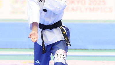 정혜근, 도쿄 데플림픽 태권도 여자 품새 금·품세 페어 은