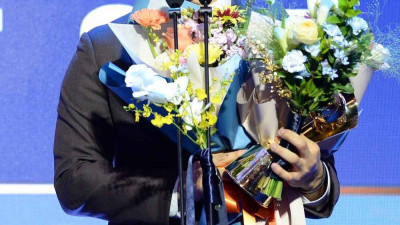 [SW포토]세이브상 받은  KT 박영현