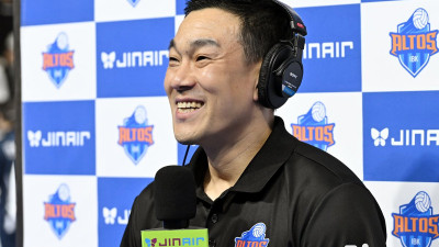 연패 탈출 기쁨에도 이제 시작이다… 여오현 “오늘까지만 후련함 느끼겠다”