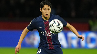 ‘패스 성공률 94%’ 이강인, 쐐기골 기점 맹활약… 5골 폭발 PSG, 토트넘 제압
