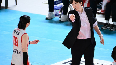 상승세 ‘주춤’ 페퍼저축은행 장소연 감독, 선두 도로공사 대비책은? “타나차, 강소휘 둘 중 하나를 집요하게 괴롭혀야돼” [김천 현장 프리뷰]