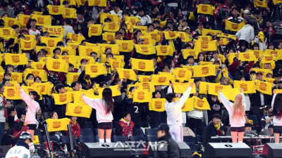 ‘팬 120명과 함께’ 올해의 상 팬 추첨 완료!…신청자 수 ‘폭발’, 열기 뜨거웠다 [올해의 상 D-5]