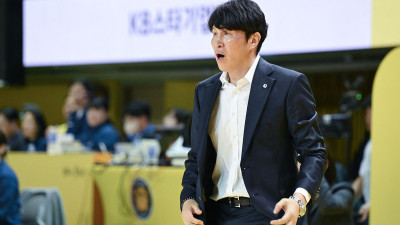 김단비 분전 속 타들어가는 수장의 마음… “과부하 크다”