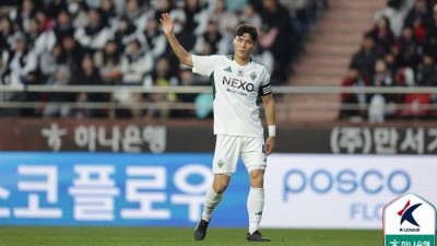 전북의 ‘우승+최소 실점’ 이끈 MVP 후보 박진섭 “조기 우승 말처럼 쉽지 않아, 조금은 기대”[K리그 시상식]