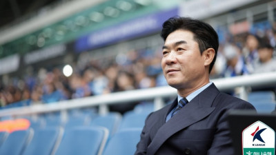 가슴 한편 묻어놨던 이야기···K리그2 감독상 윤정환 감독 “나의 어머니, 축구를 열심히 한 원동력”