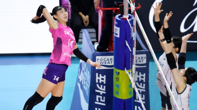 [포토] 강타 날리는 정윤주