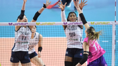 ‘장수 외인’ 모마에게 안 밀린 레베카, 4년 전과 완전히 달라진 능력치…도로공사 연승 저지 ‘일등 공신’