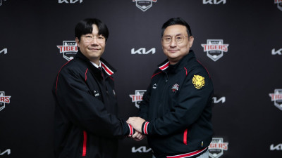 박찬호에 최형우까지 잃은 KIA가 절대 잃어서는 안 되는 양현종은 잡았다… 양현종, 2+1년 최대 45억원 조건에 세 번째 FA 계약