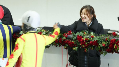 경주로의 여왕도 끝내 참을 수 없던 눈물…기수 김혜선의 마지막 기승 [11월 한국경마 명장면]