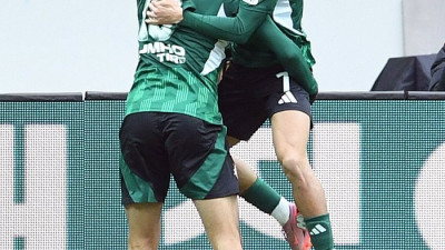 [포토]선제골 합작한 전북 이동준과 송민규