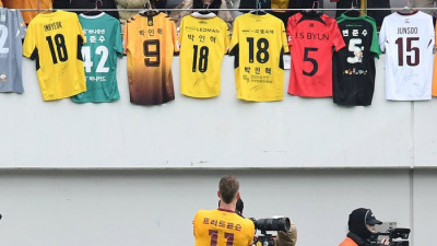 [포토]광주 프리드욘슨의 동점골 세리머니