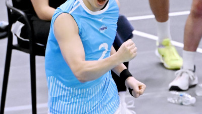 돌고 돌아 세터 싸움… 男배구 상위권 향방, 총사령관 손끝에 달렸다