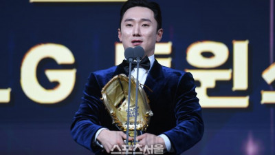 생애 첫 GG→‘육성선수 신화’ 신민재가 ‘미생’들에게 전하는 진심 “이겨낸다는 생각으로 운동하길” [2025 GG]