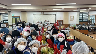 ‘남달라’ 이름값 했다…박성현, 팬들과 ‘김장 봉사’ 독거노인 100명에 온기