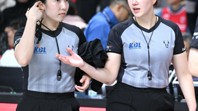 ‘특별하지만 특별하지 않을’ 이지연-김수연 심판, KBL 최초 한 경기서 女심판 2명 휘슬…정관장, 현대모비스에 역전승