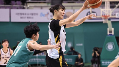 ‘경계 대상 1호’ 박지수 앞세운 KB, 하나은행에 70-46 승리 [SS부천in]