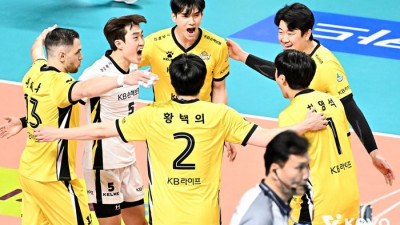 ‘3510명 매진 열기’ 극복한 KB손해보험 집중력 빛났다…우리카드 3-1 잡고 현대캐피탈 1점 차 맹추격[현장인터뷰]