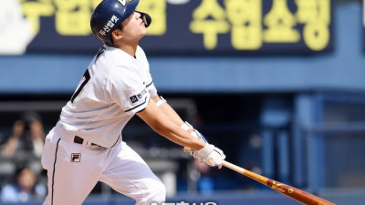 186억 쏟아붓고도 ‘외야 구멍’? 4번 타자 잃은 두산, ‘미완의 대기’에 운명 걸었다