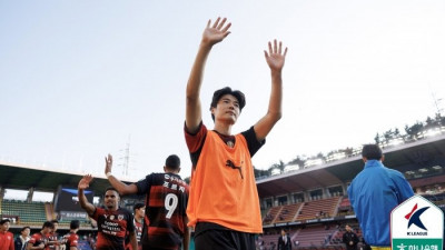 “감독 믿음에 보답” 6개월 뛴 포항서 1년 더…37세 베테랑 기성용이 제2의 인생 아닌 ‘재계약’ 택한 이유