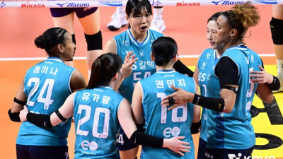 실바·레이나 ‘쌍포’ 66득점 합작…GS칼텍스, 풀세트 끝에 흥국생명 제압