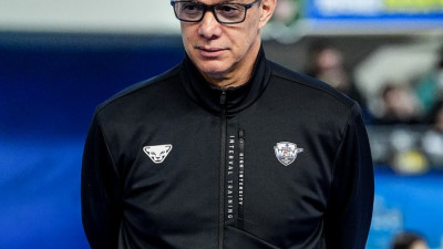 4연패+6위로 3라운드 마친 우리카드, 파에스 감독과 ‘작별’…박철우 감독 대행 체제