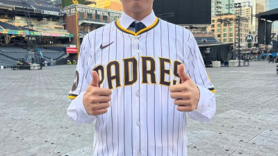 난 외야 넌 내야? SD, 日 248홈런 거포에 관심 있어요? “송성문, 유일한 해외 스타 NO” [SS시선집중]