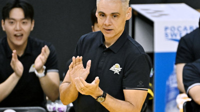 카르발류-파에스의 같은 날 동반 경질, 그 이유는 같았다.
..외국인 감독일뿐 새로운 전술도, 우승팀을 만들어낼 그릇도 되지 않았다 [남정훈의 오버 더 네트]