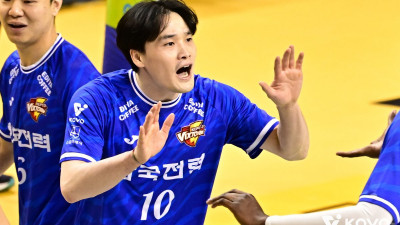 발목 인대 파열 안고 뛰는 김정호의 괴물 같은 복귀… 한국전력 상위권 도약 이끈다