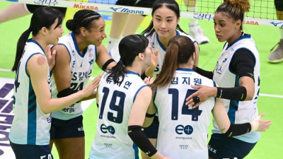 ‘실바 37득점’ GS칼텍스, 현대건설 9연승 저지하고 4위 도약