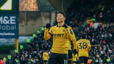 황희찬 4개월 만에 득점포 가동… 그런데 또 부상?