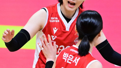 일주일 전 9연패 끊어낸 GS칼텍스 만난 페퍼저축은행 장소연 감독 “좋은 기억으로 자신 있게… 박정아의 실바 블로킹 기대해” [장충 현장 프리뷰]