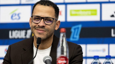 [오피셜]첼시, 5일만 새 사령탑 선임…‘설기현과 트레이드 인연’ 리암 로세니어와 2032년까지 계약