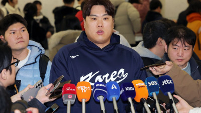 2010 광저우 이후 16년 만에 태극마크 다시 다는 ‘코리안 몬스터’ 류현진 “책임감에 무겁지만, 자랑스럽고 아직 경쟁력 있다고 생각해”