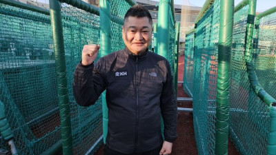 10년 만에 돌아온 프로 현장…울산 박명환 투수코치 “1군 진입 가능한 선수 있다” [SS인터뷰]