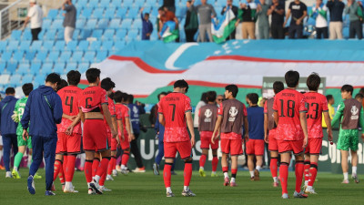 한국 U-23, 우즈벡에 0-2 패배…레바논 덕에 조 2위로 8강 진출, 이민성 감독 “완패다”