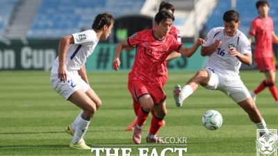 '아우' 앞에서 떤 '종이 호랑이'...태극마크가 부끄럽다 [박순규의 창]