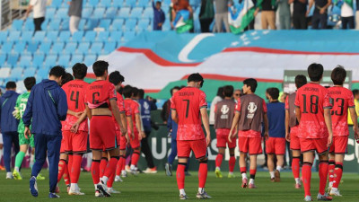 졸전 펼친 이민성號, 멋쩍은 8강행