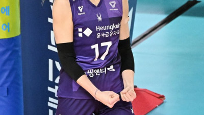 레베카 32득점 폭발, 42득점 모마 활약에도 흥국생명 3-1 승리…3연승+이제 2위와 동률