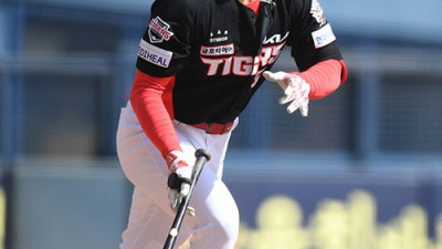 ‘억대 연봉 꿈 이뤘다’ 김호령·오선우·성영탁 함박웃음… KIA, 실력 위주 팀 재편