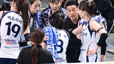 리시브에 매세트 요동친 ‘승점 6’짜리 매치...덜 흔들린 IBK기업은행이 GS칼텍스 누르고 5연승 달리며 5할 승률 회복, 여오현 대행 체제 10승3패 상승세 [장충 현장 리뷰]