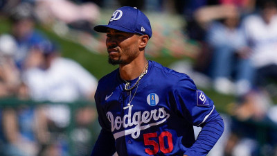 MLB 슈퍼스타 베츠… 2032년에 은퇴 예고