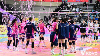 이것이 ‘요시하라 매직’인가…흥국생명이 리시브 효율의 압도적 열세를 극복하고 셧아웃 승리를 따낸 비결은? [남정훈의 오버 더 네트]