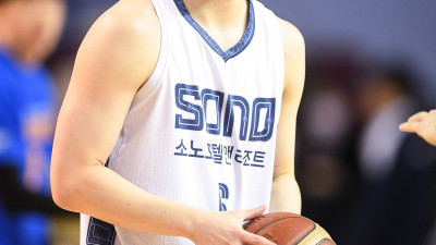 ‘투혼의 21점’ 이정현 훨훨… 소노, 삼성 꺾고 하위권 맞대결 미소