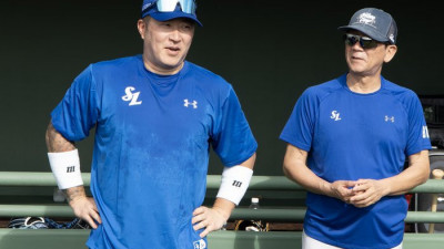 “나 쉬운 형이야” 10년 만에 돌아온 최형우, 먼저 ‘확’ 열었다…이게 선배의 ‘품격’ [SS시선집중]