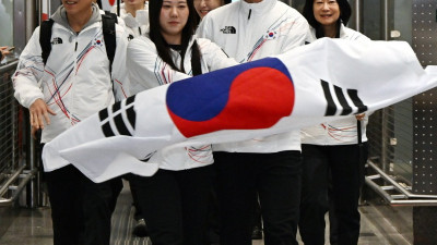 韓 올림픽 선수단, 태극기 들고 결전의 땅 밀라노로… 목표는 金 3개-종합 10위