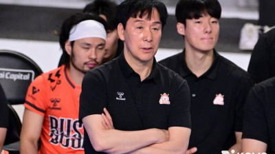 10일 휴식 후 5라운드 첫 경기 셧아웃 패배, 신영철 감독 “감독의 잘못, 토스 컨트롤 미스 많았다”[현장인터뷰]