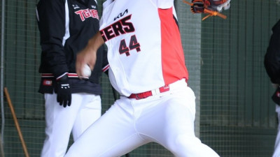 KIA ‘이적생’ 2명, 선발진 ‘메기 효과’ 부른다…‘5선발 경쟁’ 박 터진다 [SS시선집중]