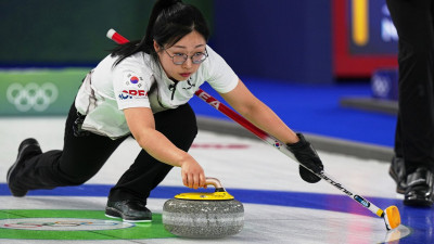 컬링 믹스더블 김선영·정영석, 첫 판서 스웨덴 남매에 완패…1엔드서 정전 사태, 선수들 당황