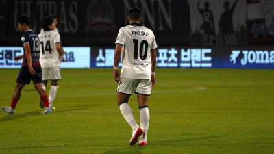 서울 이랜드, 2026시즌 배번 공개! ‘돌아온 10번 까리우스·10시즌 연속 5번 오스마르’